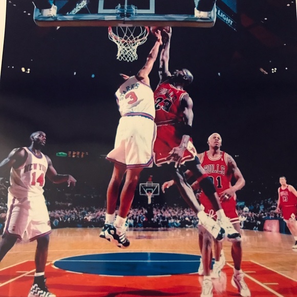 JOHN STARKS KNICKS BLOCKS MICHAEL JORDAN🤯 GLOSSY 8.5x11 REPRINT NBA POSTER NEW! - Picture 2 of 8